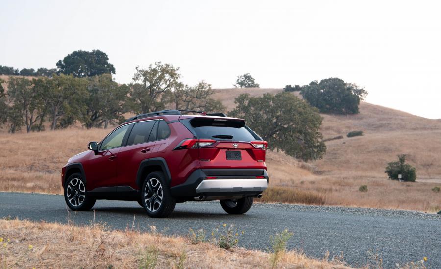  Toyota RAV4 Adventure 2018 года  (NA) (фото 125 из 196)